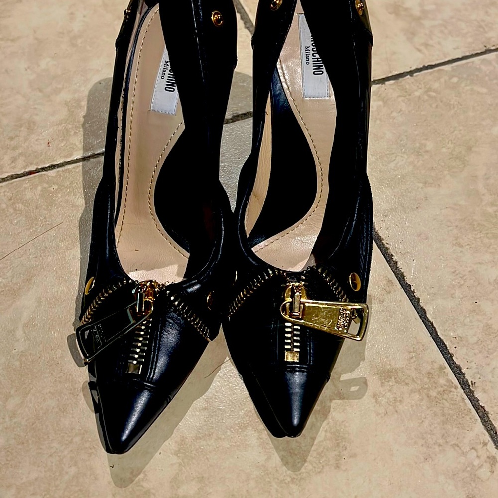 Moschino 38 1/2 zipper heels show stoppers